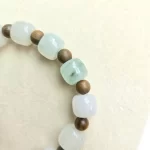 White Jade Sandalwood Bracelet - Image 4