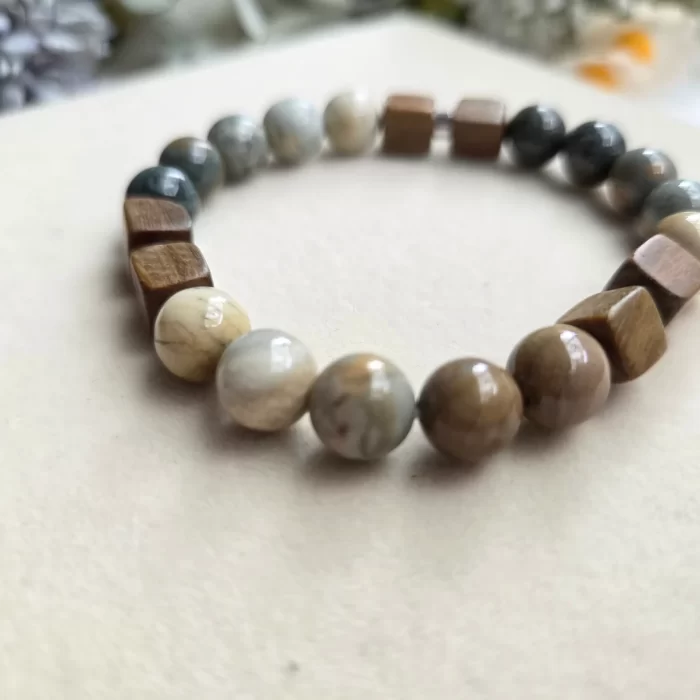 2505-07AA_alashan-agate-sandalwood-4 Alashan Agate Sandalwood Bracelet - Image 2