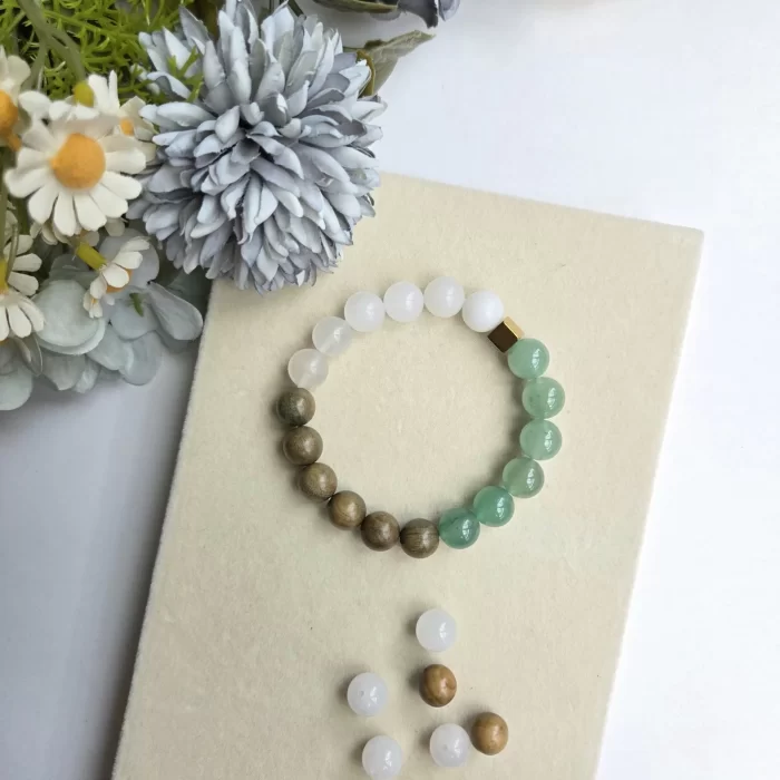 2505-19AV_green-white-adventurine-sandalwood-1 Green & White Aventurine and Sandalwood Bracelet - Image 4
