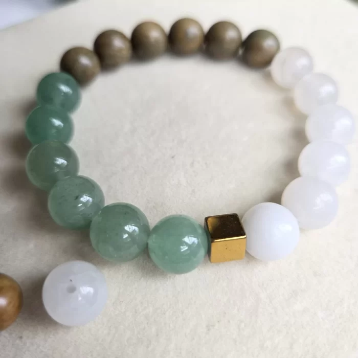 2505-19AV_green-white-adventurine-sandalwood-2 Green & White Aventurine and Sandalwood Bracelet - Image 2