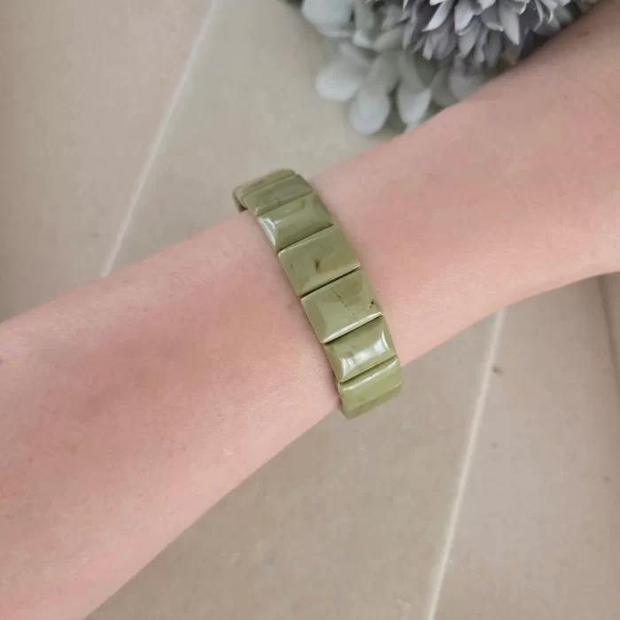 Matcha Alashan Agate Papan Bracelet - Image 4